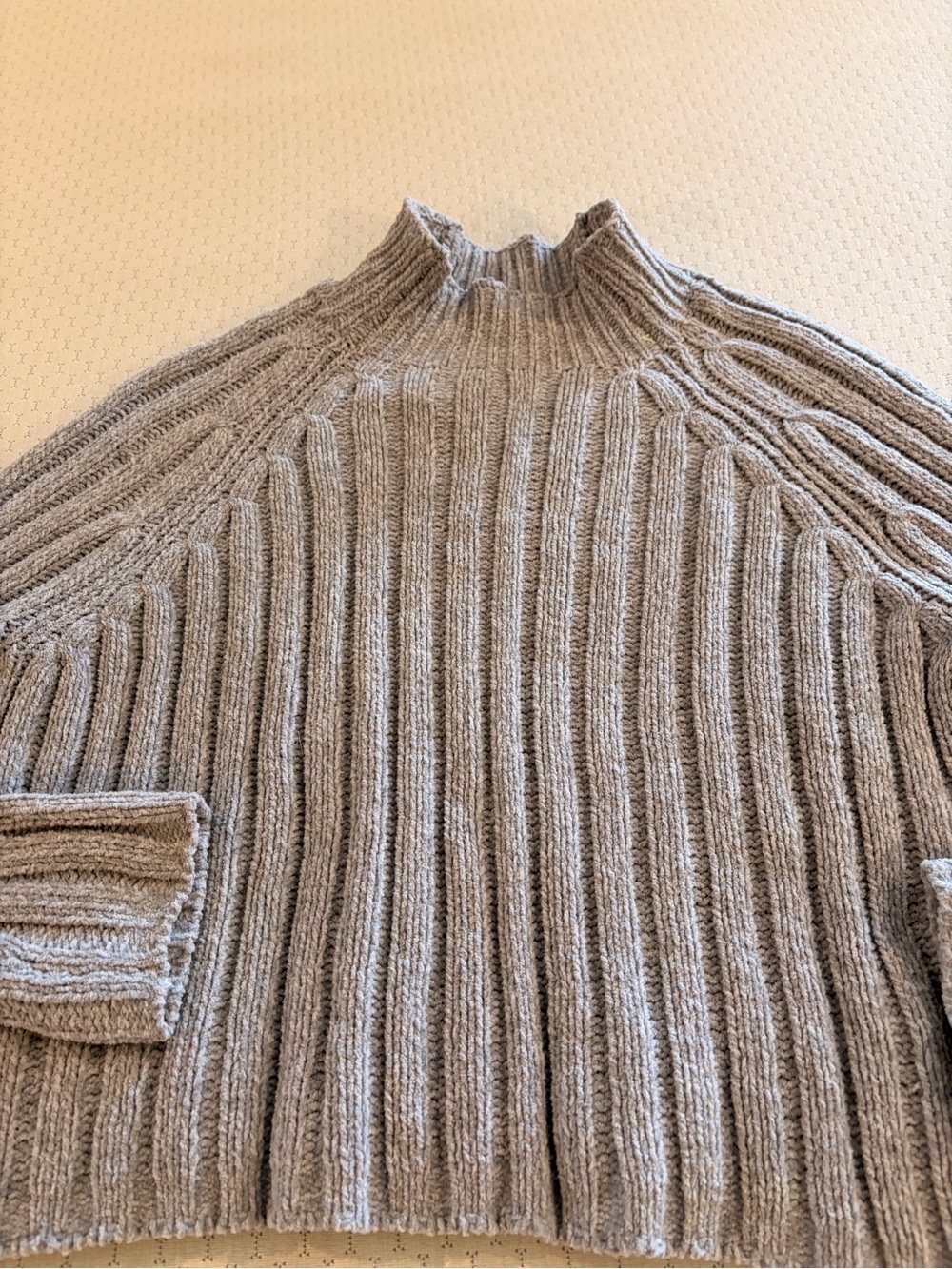 American Eagle Women’s Large Gray Ribbed Mock Neck Sweater - Picture 2 of 4